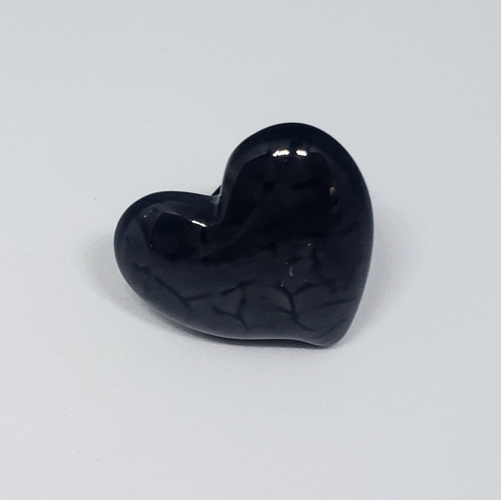Black Resin Heart Ring 🎁